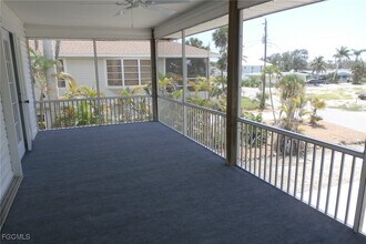 374 Connecticut St in Fort Myers Beach, FL - Building Photo - Building Photo