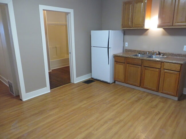 property at 1235 Swinney Ave