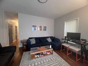 726 E 2nd St, Unit 3 in Boston, MA - Building Photo - Building Photo