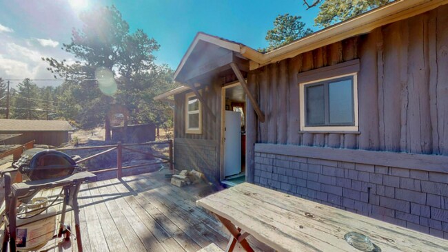 2185 Eagle Cliff Rd in Estes Park, CO - Foto de edificio - Building Photo