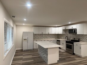 18104 Paxton Ave in Lansing, IL - Building Photo - Building Photo