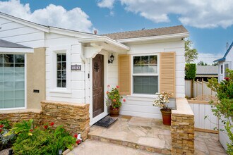 1814 Vickers Dr in Glendale, CA - Building Photo - Building Photo