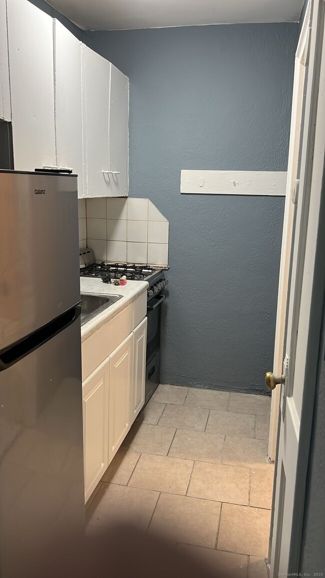 305 Parrott Ave in Bridgeport, CT - Building Photo - Building Photo