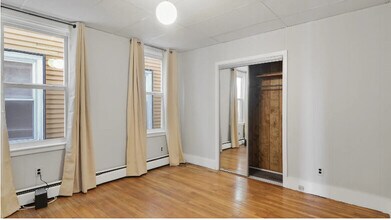 823 Dorchester Ave, Unit 2 in Boston, MA - Building Photo - Building Photo