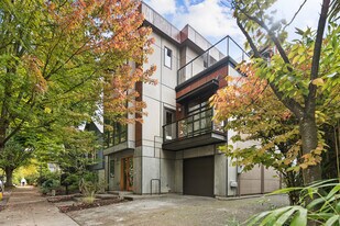 504 NE Brazee St in Portland, OR - Building Photo