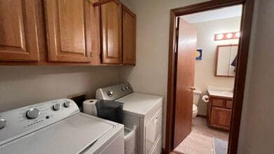 320 Peppertree Loop in Anchorage, AK - Building Photo - Building Photo