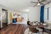 Building Photo - Riverside Villas Apartamentos in Sacramento, California