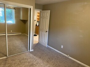 2112 Garfield Ave, Unit Apt 4 in Minneapolis, MN - Building Photo - Building Photo