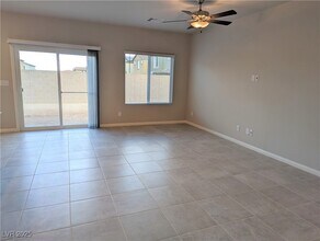 5386 White Butterfly St in Las Vegas, NV - Building Photo - Building Photo