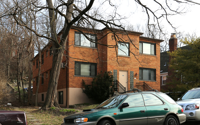 376 Probasco St in Cincinnati, OH - Foto de edificio - Building Photo