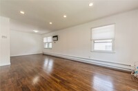 1340 Cayuga Ave in North Bellmore, NY - Building Photo - Building Photo