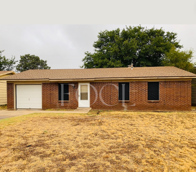 2124 74th St in Lubbock, TX - Foto de edificio - Building Photo