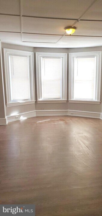 509 E Washington Ln Photo