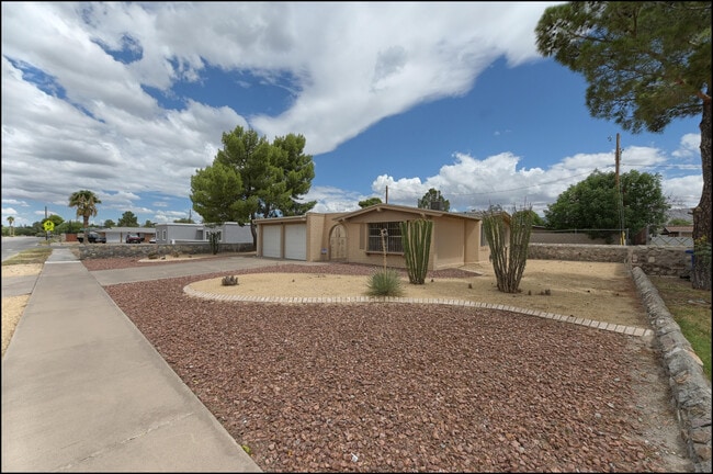 4109 Roxbury Dr in El Paso, TX - Building Photo - Building Photo
