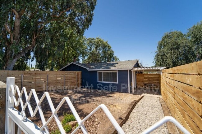 property at 2707 Robertson St