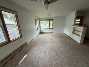 211 10th Ave NE in Watertown, SD - Building Photo - Building Photo