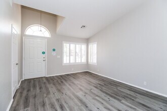 2216 E Sherri Dr in Gilbert, AZ - Foto de edificio - Building Photo