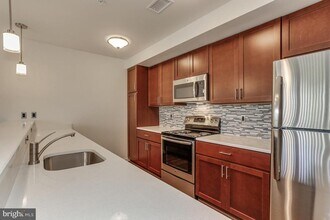 905 N Jackson St in Arlington, VA - Building Photo - Building Photo