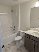 13050 Tinamou Ave in Weeki Wachee, FL - Foto de edificio - Building Photo