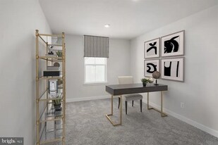 606 Phalen Ct in Wilmington, DE - Building Photo