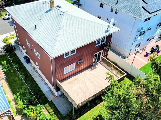 295 Paulanne Terrace in Secaucus, NJ - Building Photo - Building Photo