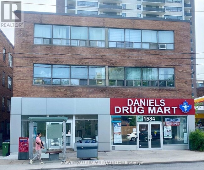 property at 1582-1582 Bathurst St
