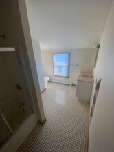 539 Commonwealth Ave, Unit 2 in Newton, MA - Building Photo - Building Photo
