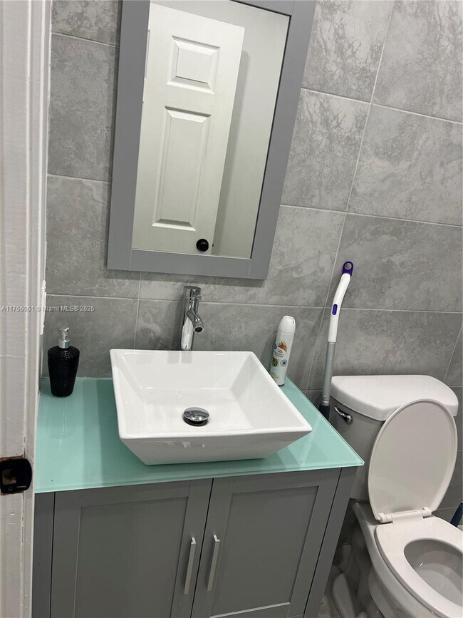 14364 SW 159th Terrace in Miami, FL - Building Photo - Building Photo