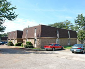 Chateau Orleans Apartments in Mobile, AL - Foto de edificio - Building Photo