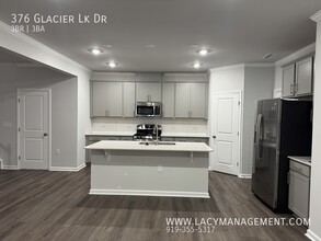 376 Glacier Lk Dr in Raleigh, NC - Building Photo - Building Photo