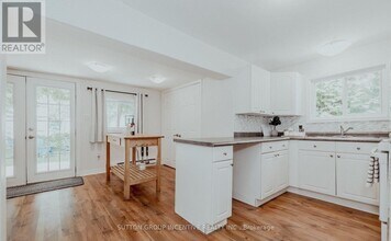 711 Innisfil Beach Rd in Innisfil, ON - Building Photo - Building Photo