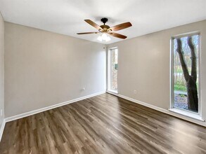 706 S Diamondhead Blvd in Crosby, TX - Building Photo - Building Photo