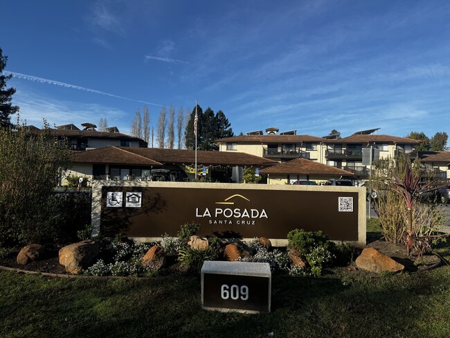 La Posada in Santa Cruz, CA - Foto de edificio - Building Photo