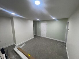 1 Henvis Pl in Brookhaven, PA - Building Photo