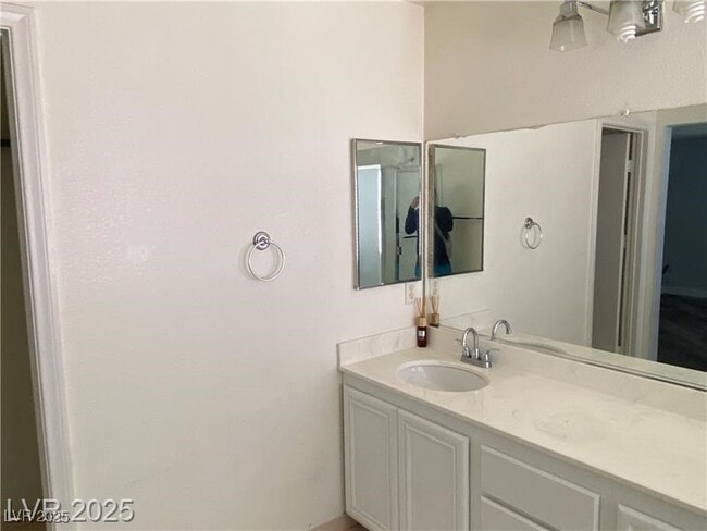 property at 1154 Warm Sun Ct