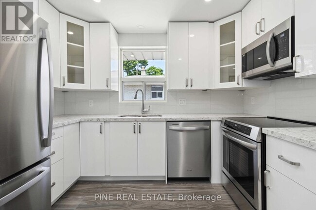 property at 19-19 Queen St W