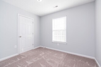 111 Santa Monica Dr in Georgetown, KY - Building Photo - Building Photo