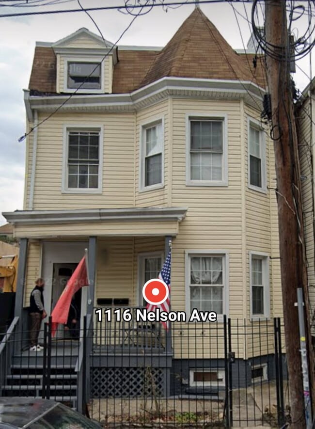property at 1116 Nelson Ave