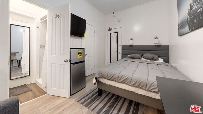 property at 647 W 18th St