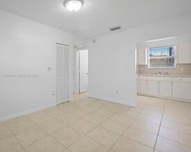 577 NE 82nd St in Miami, FL - Building Photo - Building Photo