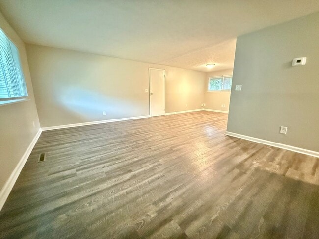 300 Ives Ln in Dayton, OH - Building Photo - Building Photo