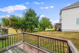 MOTT RIDGEWAY in Raymore, MO - Foto de edificio - Building Photo