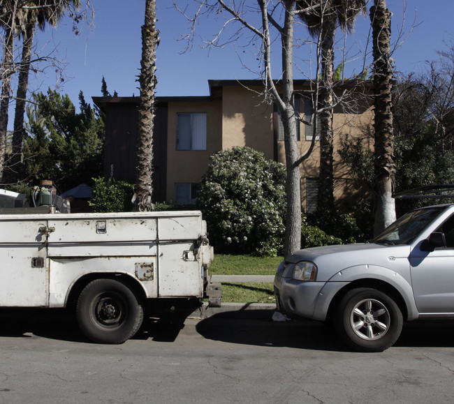 6500 Shirley Ave in Reseda, CA - Building Photo - Building Photo