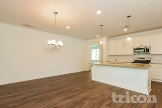 117 Everett Sq in Mcdonough, GA - Foto de edificio - Building Photo