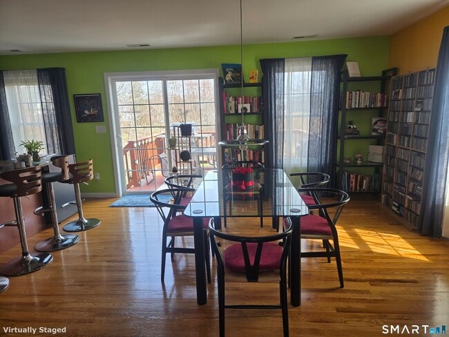 57 Beachside Ave in East Haven, CT - Building Photo - Building Photo