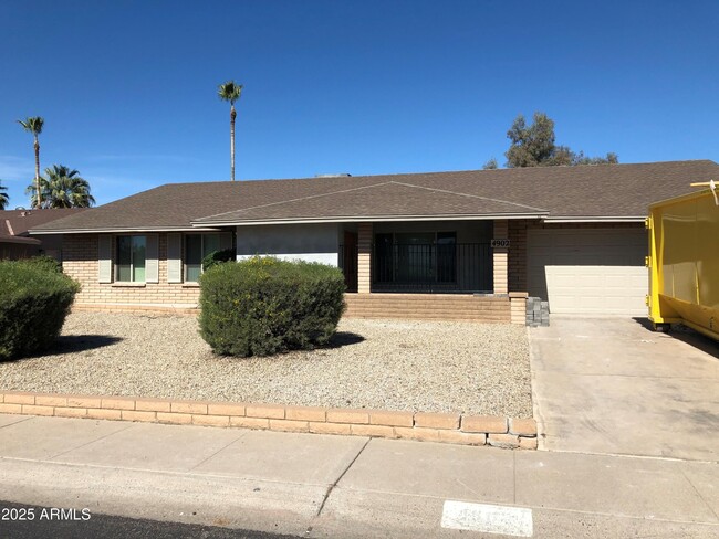 4902 E Tierra Buena Ln