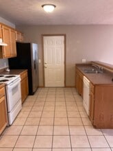 1505 Canton Ave in Bolivar, MO - Building Photo - Building Photo