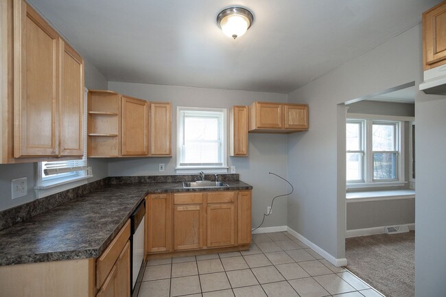 20301 Miller Ave in Euclid, OH - Building Photo - Building Photo