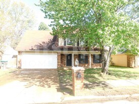 2428 Green Glen Dr, Unit 08-308 in Memphis, TN - Building Photo