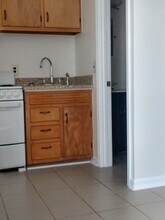 321 W 5th St, Unit D in Cookeville, TN - Building Photo - Building Photo